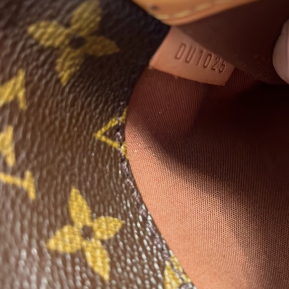 Louis Vuitton Popincourt Long crossbody bag - Picture 13 of 16